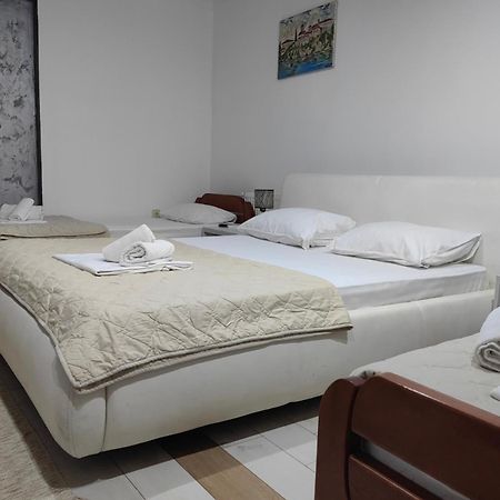 Lira Excellent Nis Hotel Kültér fotó