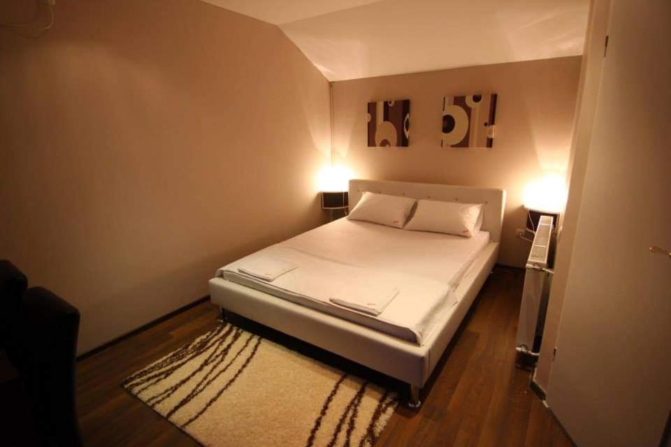 Lira Excellent Nis Hotel Kültér fotó
