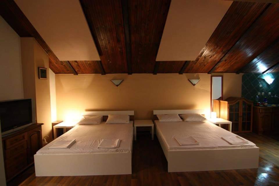 Lira Excellent Nis Hotel Kültér fotó