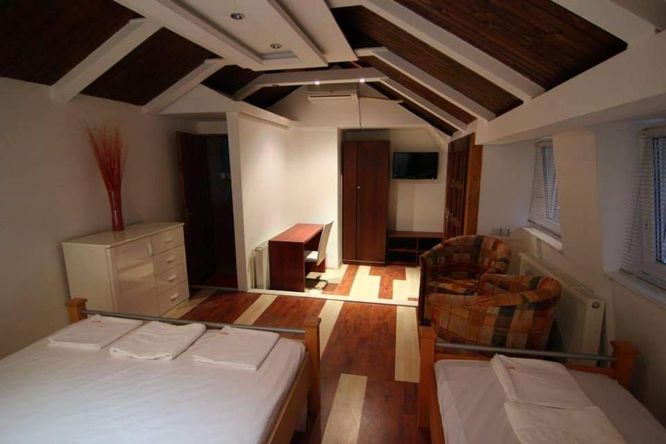 Lira Excellent Nis Hotel Kültér fotó