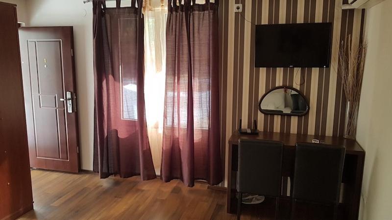 Lira Excellent Nis Hotel Kültér fotó