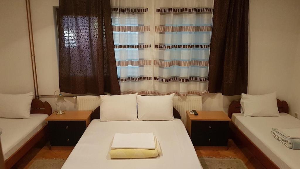 Lira Excellent Nis Hotel Kültér fotó