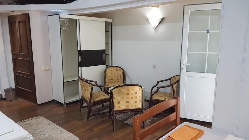 Lira Excellent Nis Hotel Kültér fotó