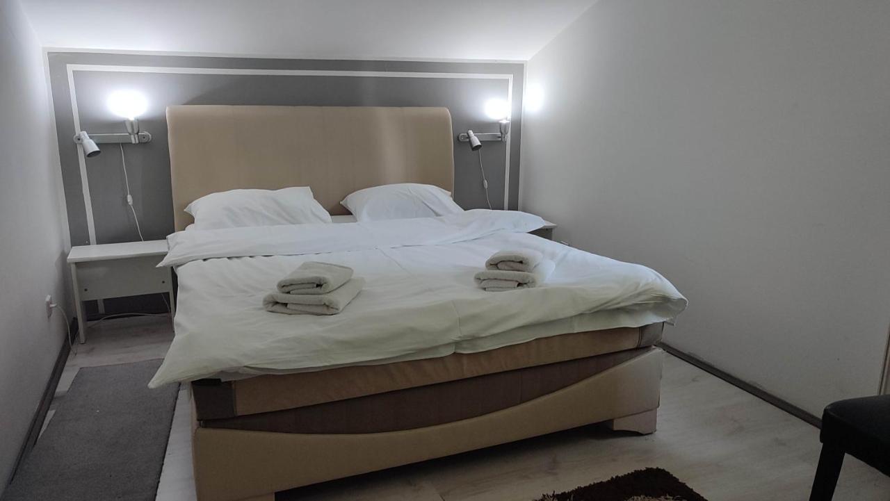 Lira Excellent Nis Hotel Kültér fotó