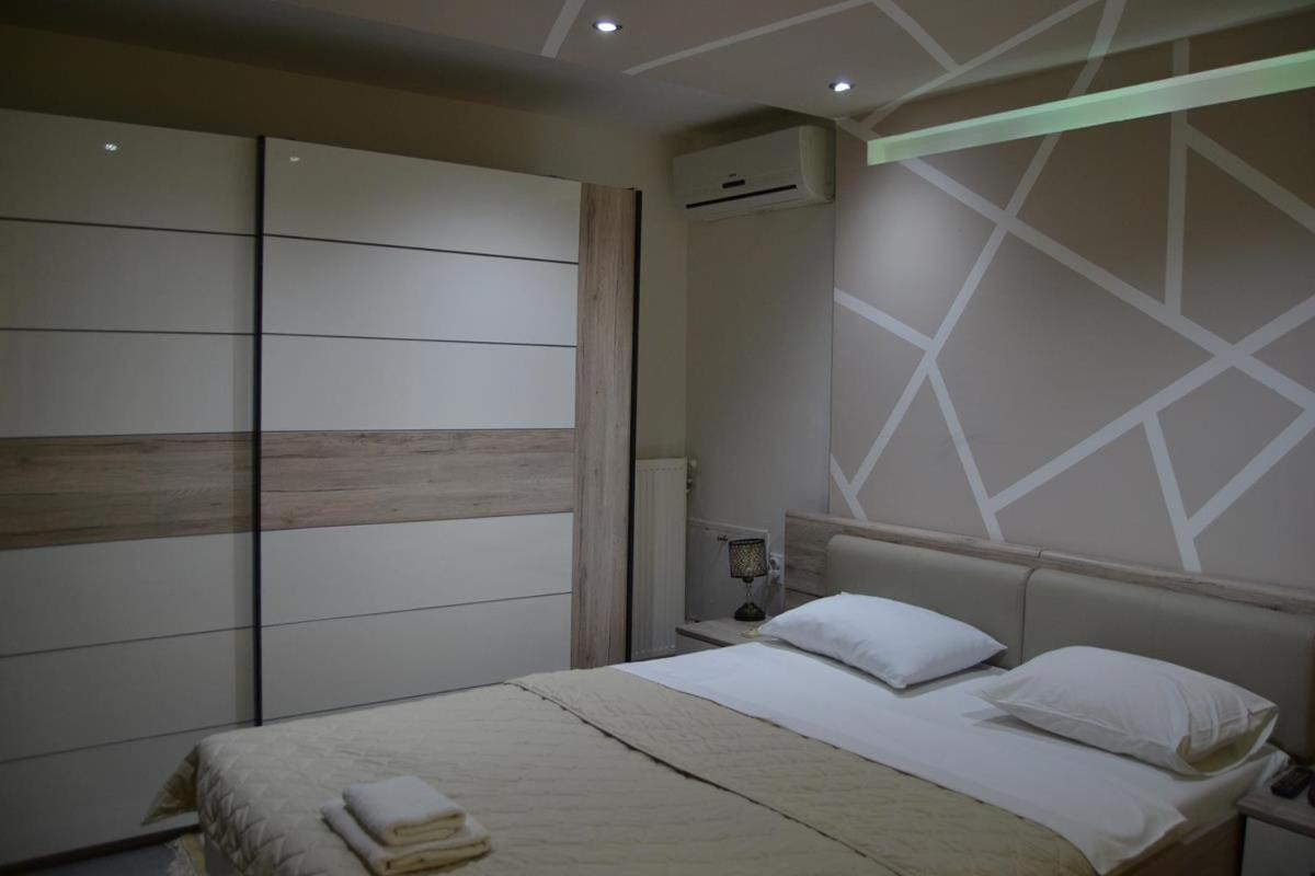 Lira Excellent Nis Hotel Kültér fotó