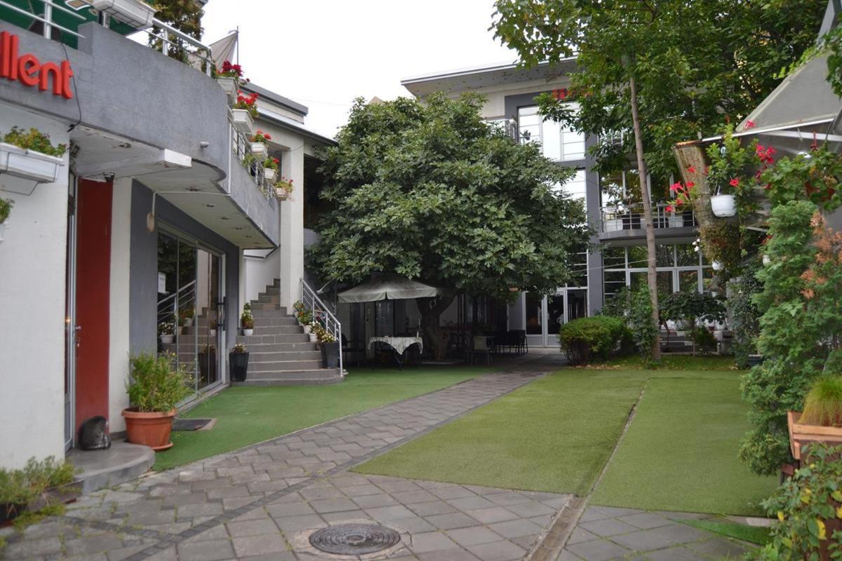 Lira Excellent Nis Hotel Kültér fotó