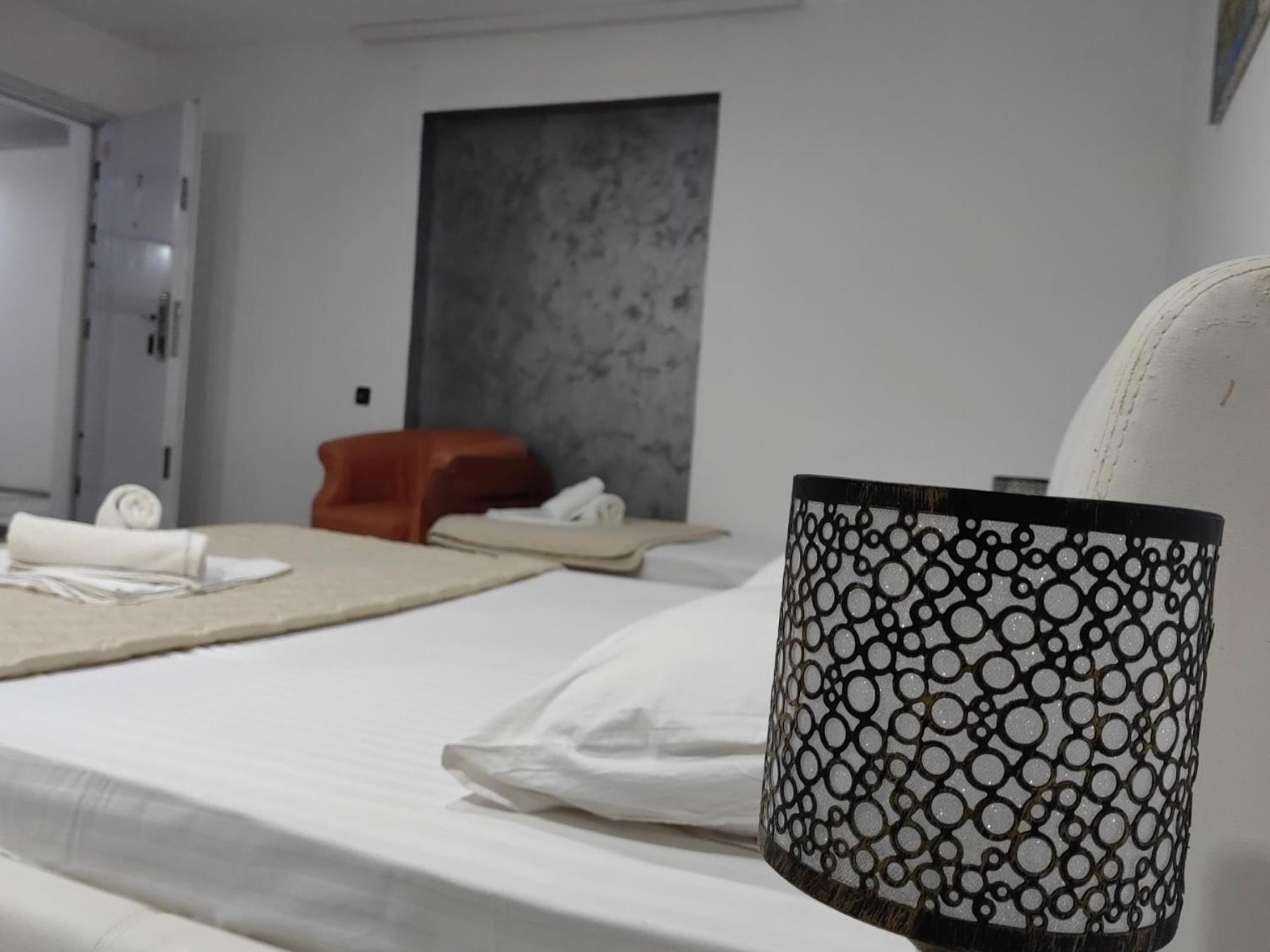Lira Excellent Nis Hotel Kültér fotó